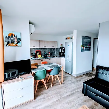 Apartment T2 Climatise Vue Sur Mer, Wifi, Piscine Et Parking Sete